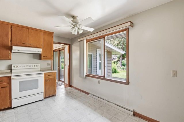 6 Barron Court, Madison, WI 53705