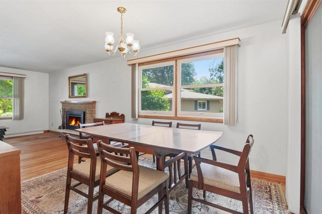 6 Barron Court, Madison, WI 53705