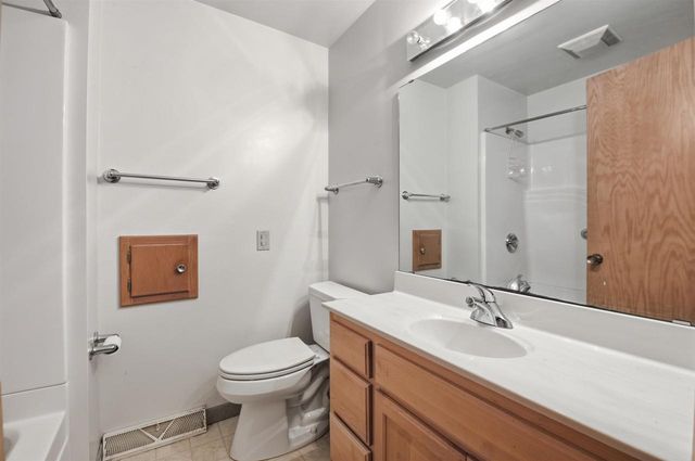 6 Barron Court, Madison, WI 53705