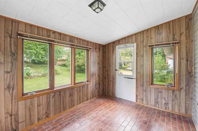 6 Barron Court, Madison, WI 53705