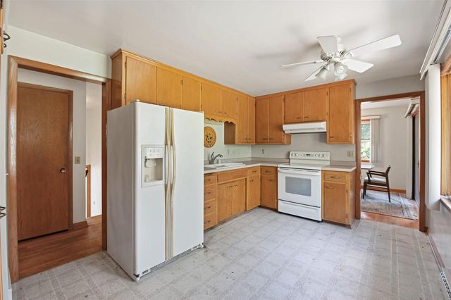 6 Barron Court, Madison, WI 53705