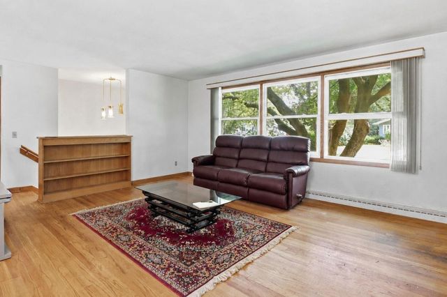 6 Barron Court, Madison, WI 53705