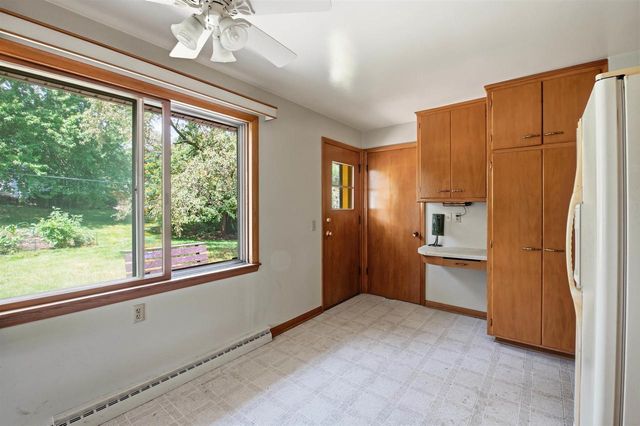 6 Barron Court, Madison, WI 53705