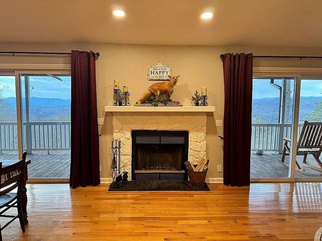 7 Lakeview Drive, Hayesville, NC 28904
