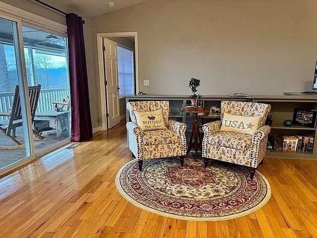 7 Lakeview Drive, Hayesville, NC 28904