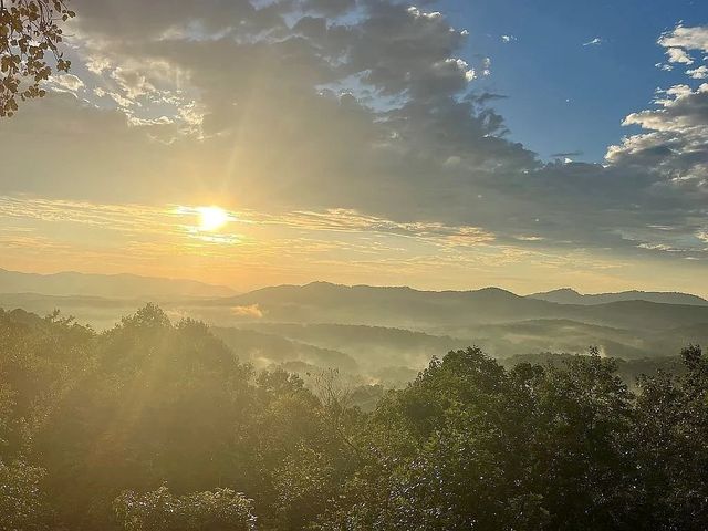 7 Lakeview Drive, Hayesville, NC 28904