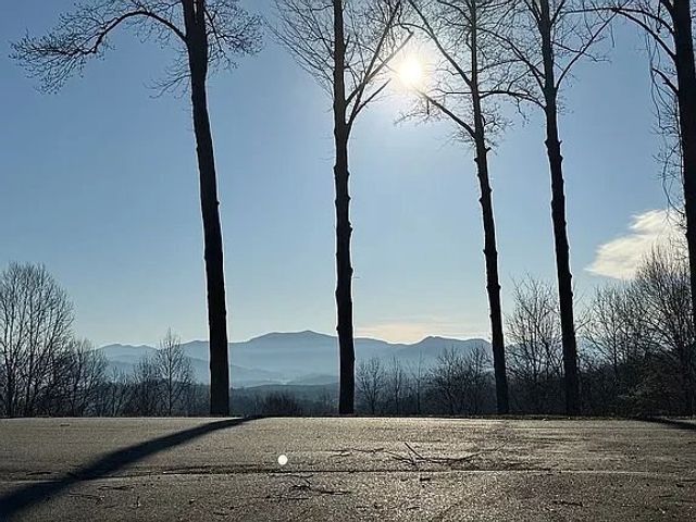 7 Lakeview Drive, Hayesville, NC 28904