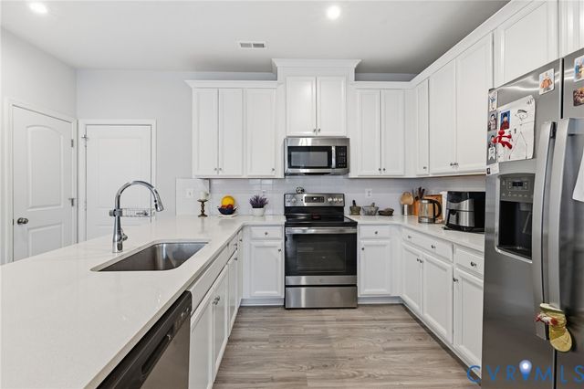 222 Brattice Dr, Midlothian, VA 23114