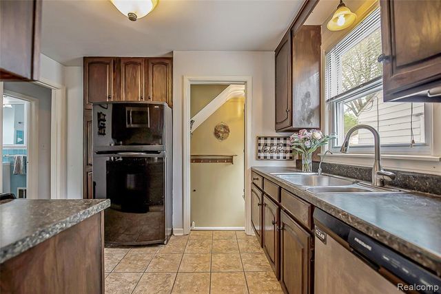 417 Helene Avenue, Royal Oak, MI 48067