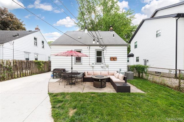 417 Helene Avenue, Royal Oak, MI 48067