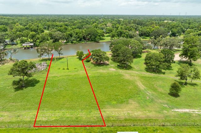 2 County Road 344, Sweeny, TX 77480