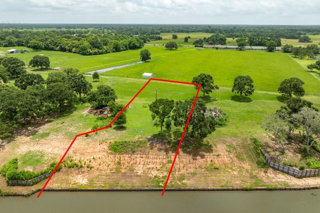 2 County Road 344, Sweeny, TX 77480