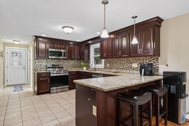 12 Keyes Road, Westford, MA 01886