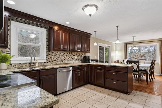 12 Keyes Road, Westford, MA 01886