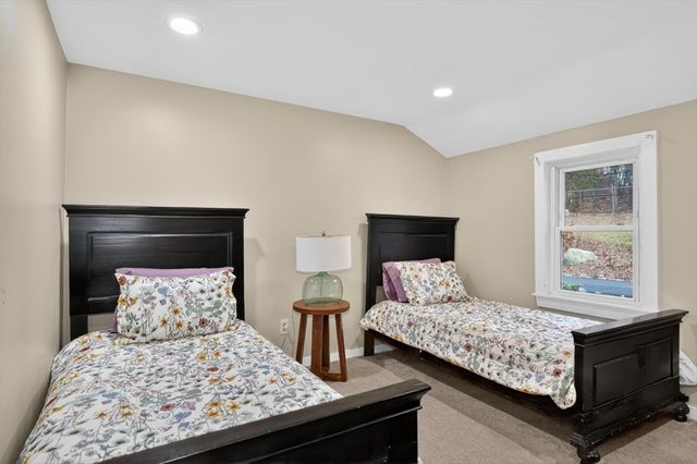 12 Keyes Road, Westford, MA 01886