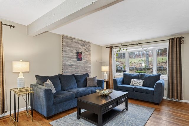 12 Keyes Road, Westford, MA 01886