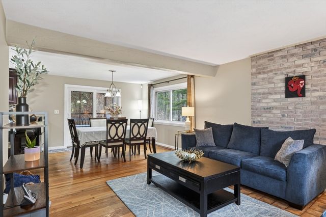 12 Keyes Road, Westford, MA 01886