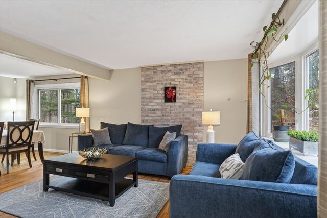 12 Keyes Road, Westford, MA 01886