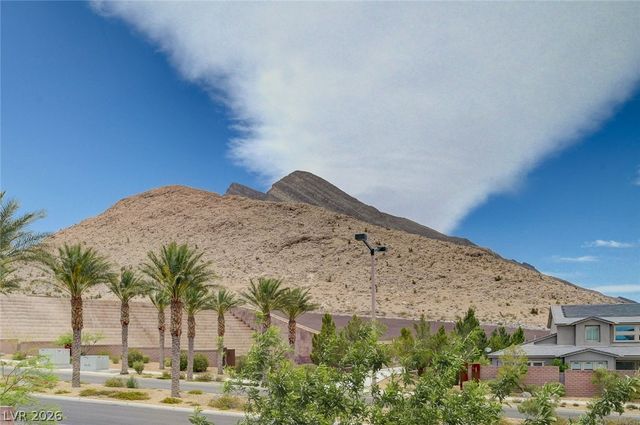 2557 Iron Crest Lane, Las Vegas, NV 89138