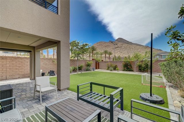 2557 Iron Crest Lane, Las Vegas, NV 89138