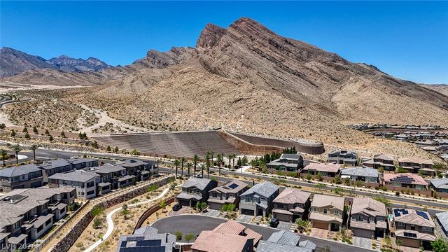 2557 Iron Crest Lane, Las Vegas, NV 89138