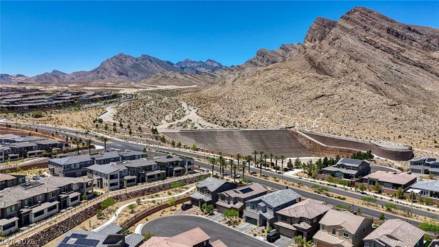 2557 Iron Crest Lane, Las Vegas, NV 89138
