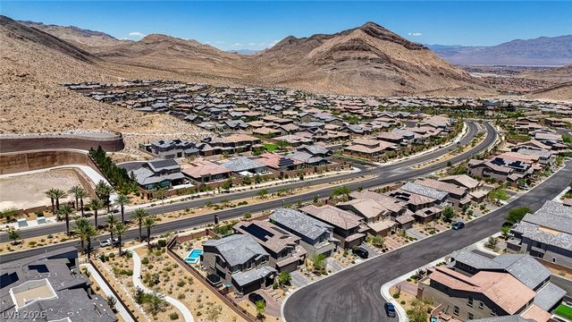 2557 Iron Crest Lane, Las Vegas, NV 89138
