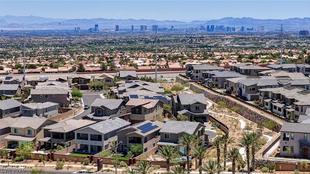2557 Iron Crest Lane, Las Vegas, NV 89138