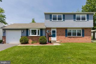 124 WALLACE DR, Warminster, PA 18974