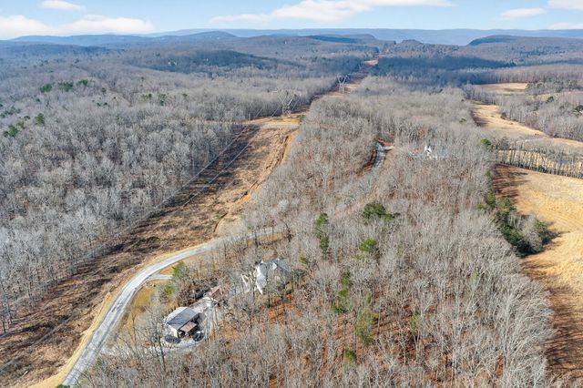 2144 Street Place Loop, Monterey, TN 38574