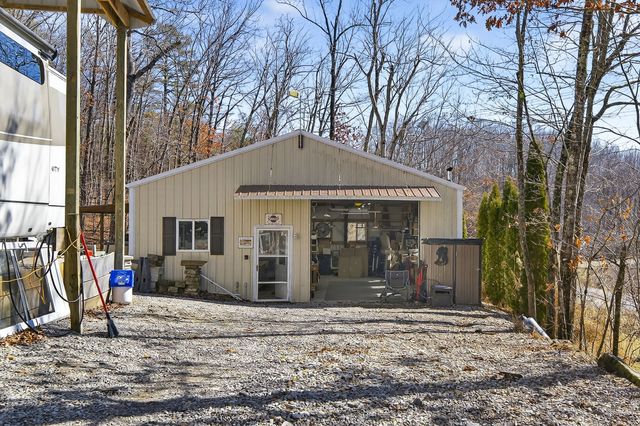 2144 Street Place Loop, Monterey, TN 38574