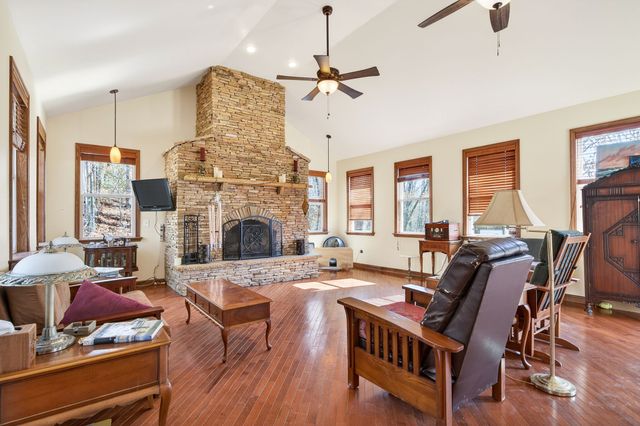 2144 Street Place Loop, Monterey, TN 38574