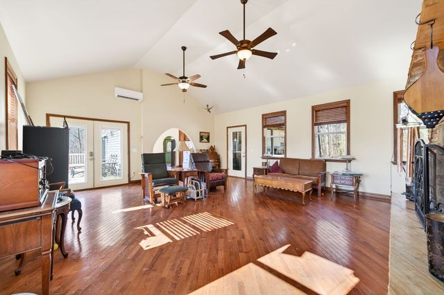 2144 Street Place Loop, Monterey, TN 38574