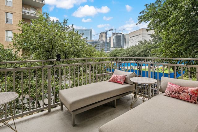 2323 N Houston Street 204, Dallas, TX 75219