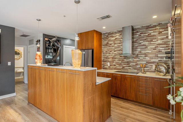 2323 N Houston Street 204, Dallas, TX 75219