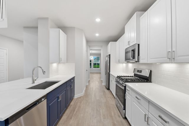 2415 Inlet Court, Fresno, TX 77545