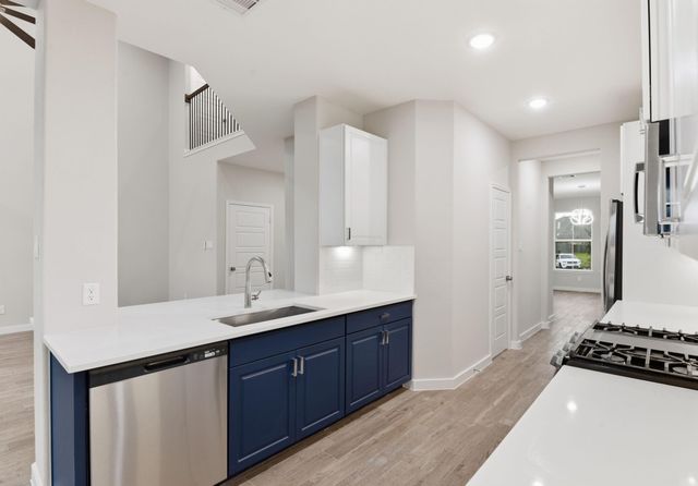 2415 Inlet Court, Fresno, TX 77545