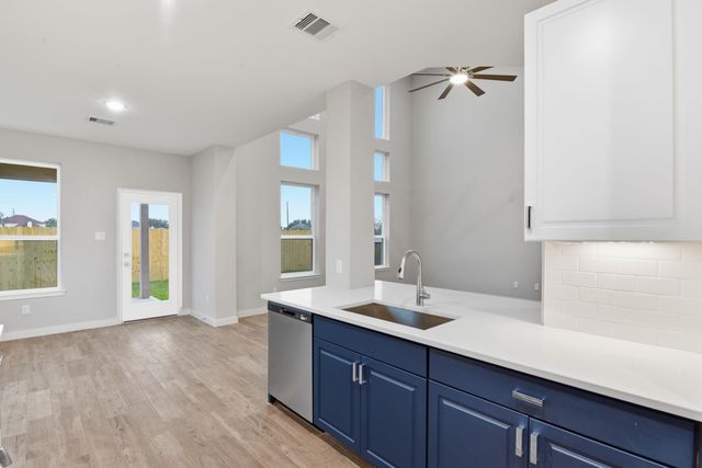 2415 Inlet Court, Fresno, TX 77545