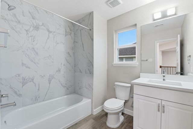 2415 Inlet Court, Fresno, TX 77545