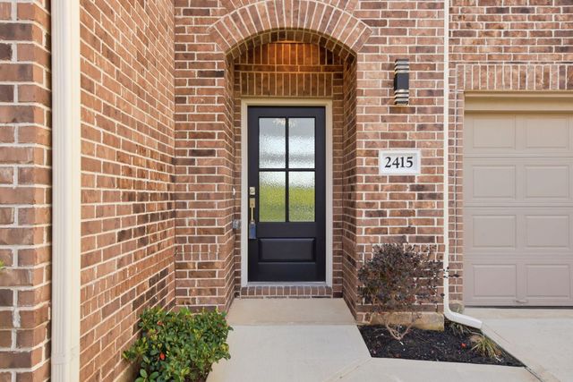 2415 Inlet Court, Fresno, TX 77545