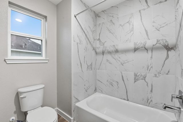 2415 Inlet Court, Fresno, TX 77545