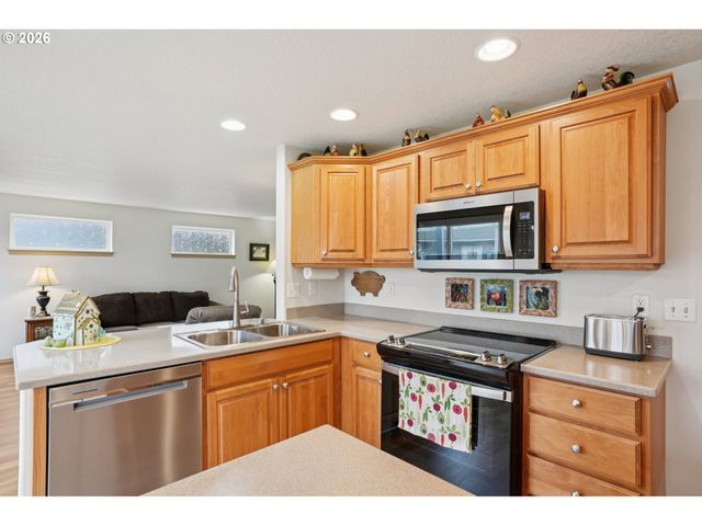 39 IRONWOOD Dr, Longview, WA 98632