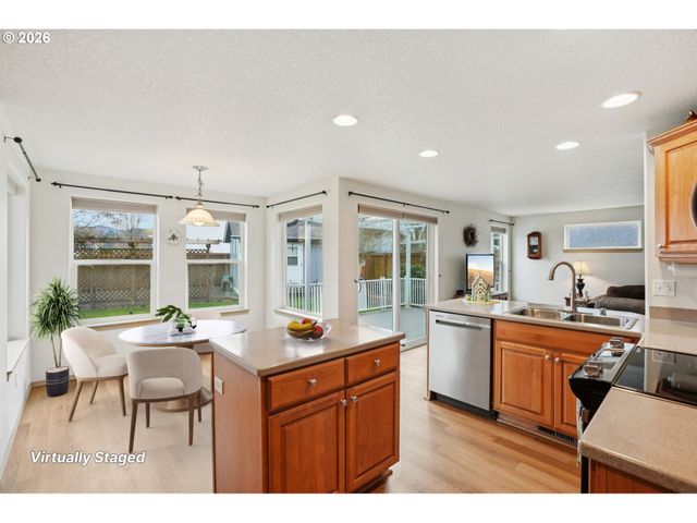 39 IRONWOOD Dr, Longview, WA 98632