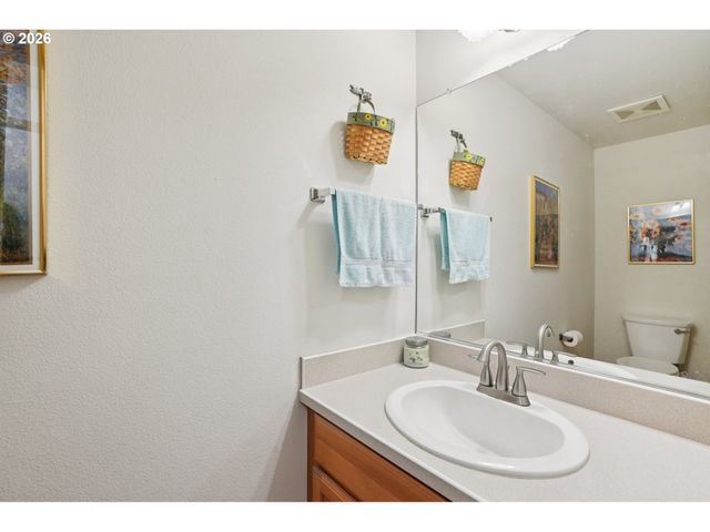 39 IRONWOOD Dr, Longview, WA 98632