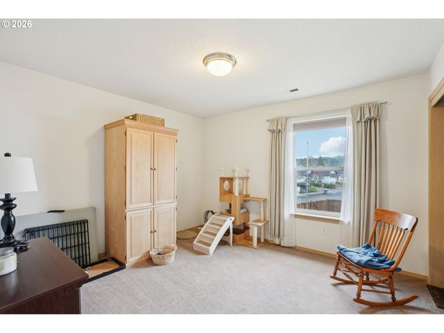 39 IRONWOOD Dr, Longview, WA 98632