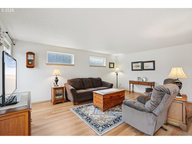 39 IRONWOOD Dr, Longview, WA 98632