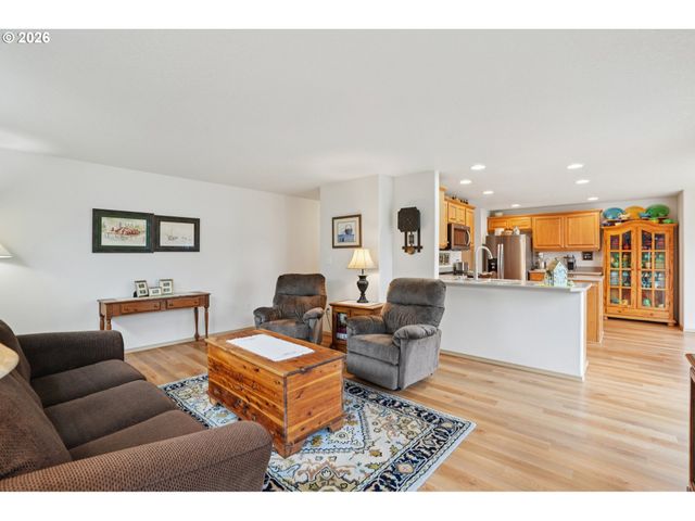 39 IRONWOOD Dr, Longview, WA 98632