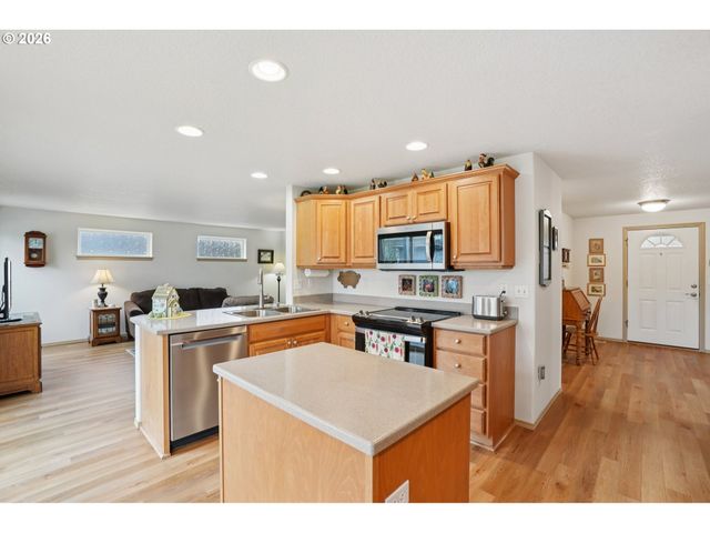 39 IRONWOOD Dr, Longview, WA 98632