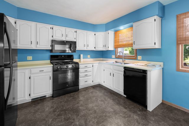 504 4th Avenue W, Andalusia, IL 61232