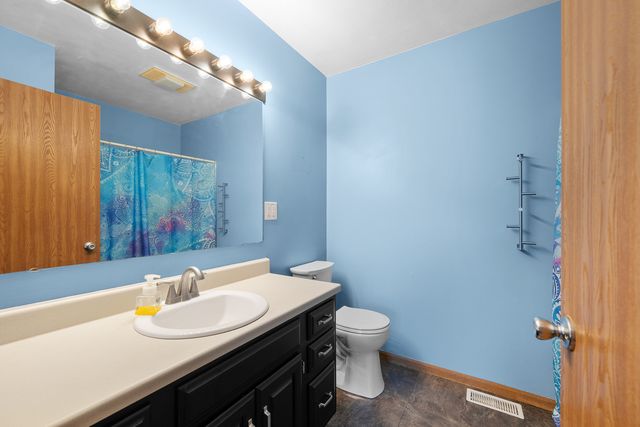 504 4th Avenue W, Andalusia, IL 61232